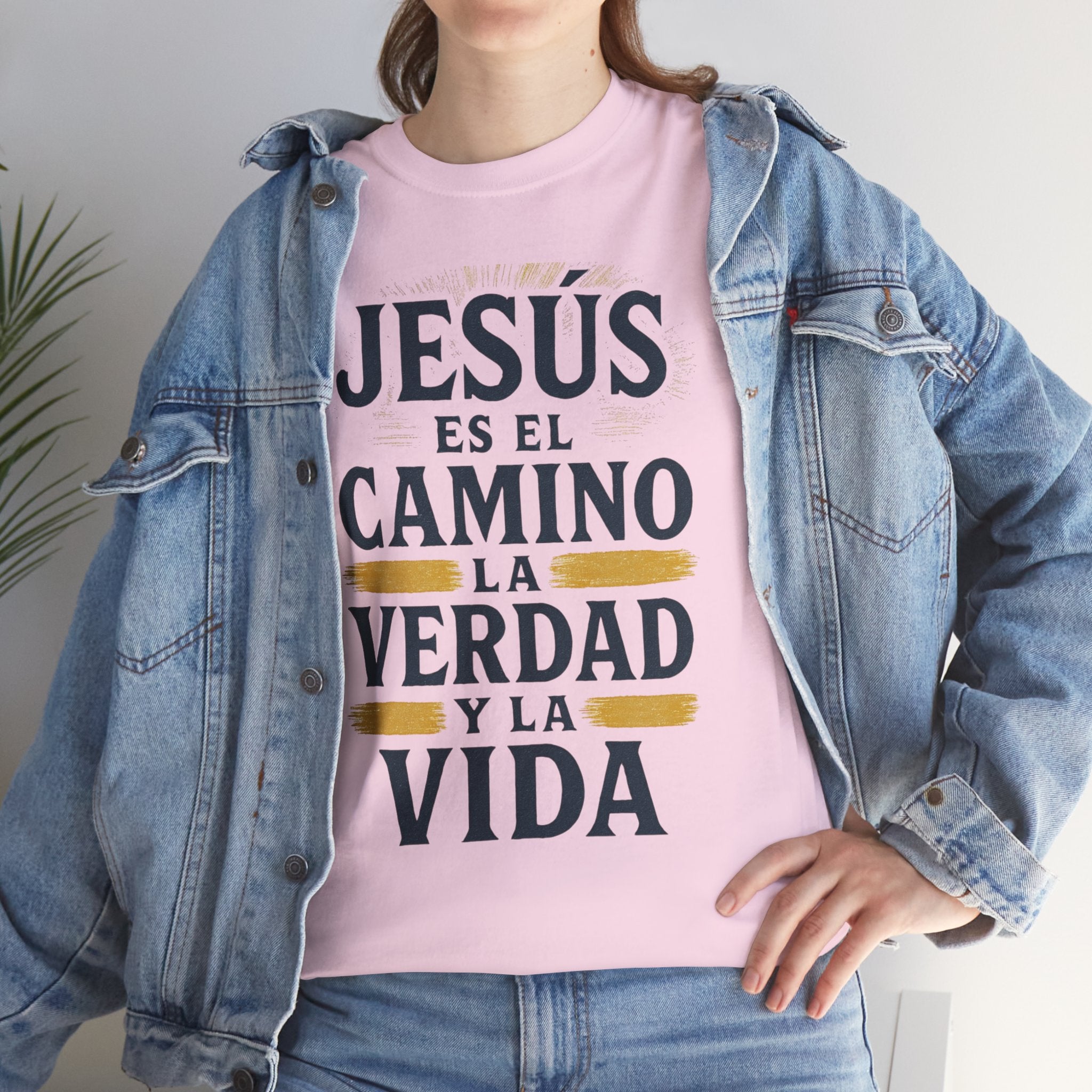 Christian T-Shirt — "Jesús es el camino, la verdad y la vida" Spanish Faith Tee