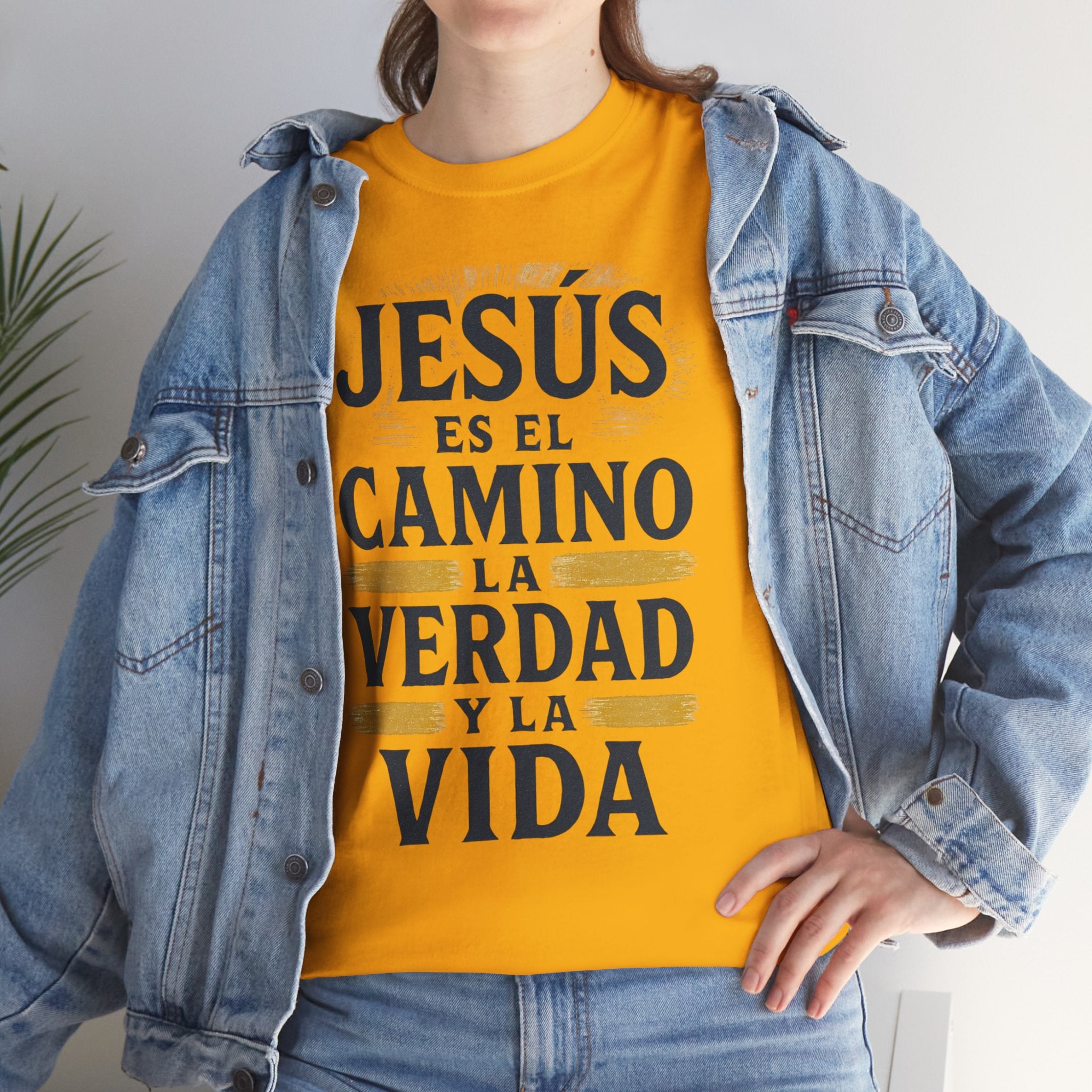 Christian T-Shirt — "Jesús es el camino, la verdad y la vida" Spanish Faith Tee