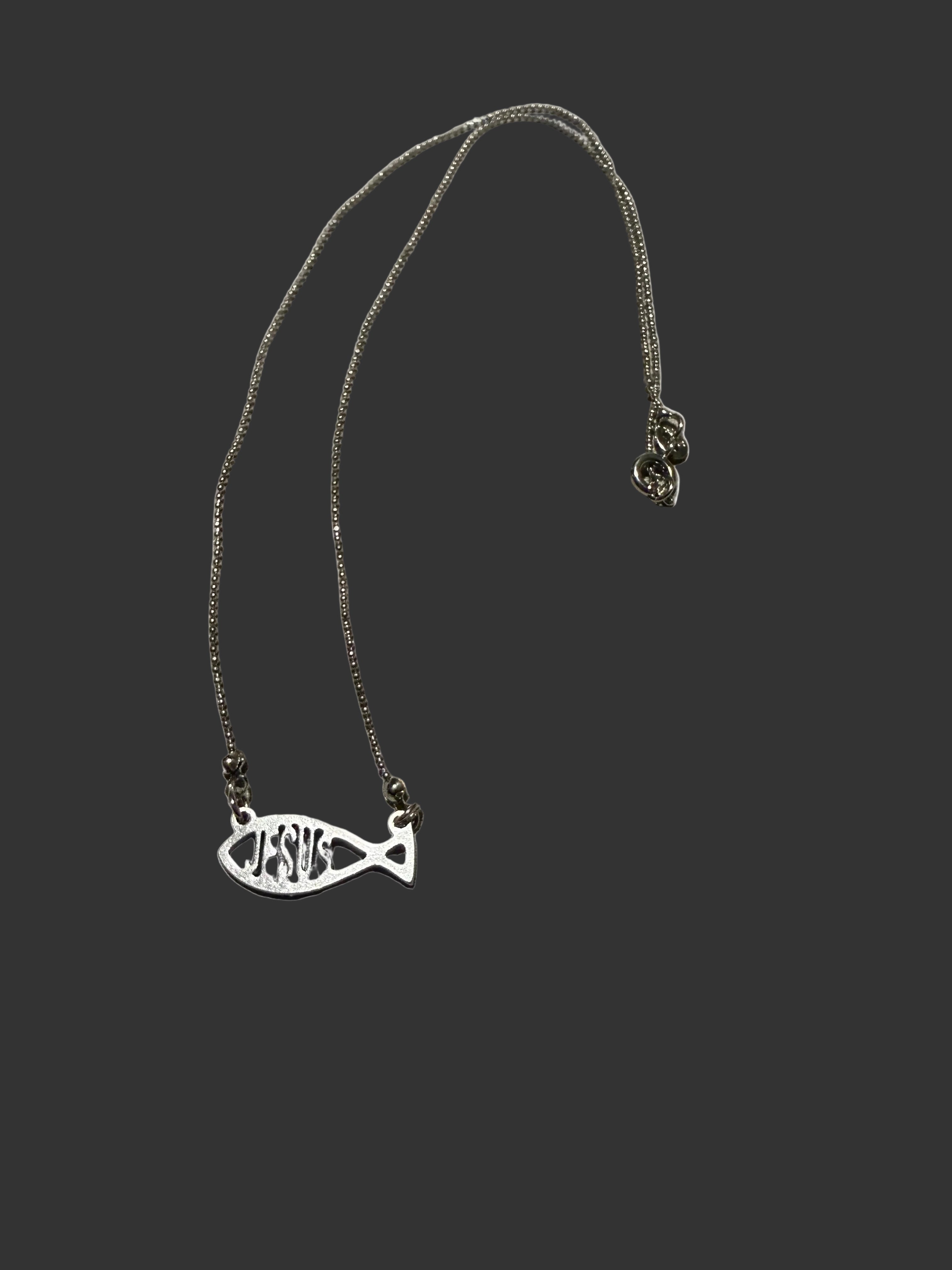 Necklace With Chain And Fish: Stainless Steel - Collar Con Cadena Y Pez: Acero Inoxidable